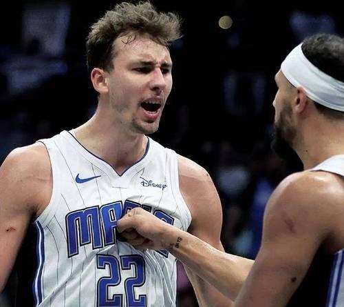 ayxNBA季后赛国际比赛日走向成谜，奥兰多魔术战术微调，引发热议，心理建设被强调的简单介绍