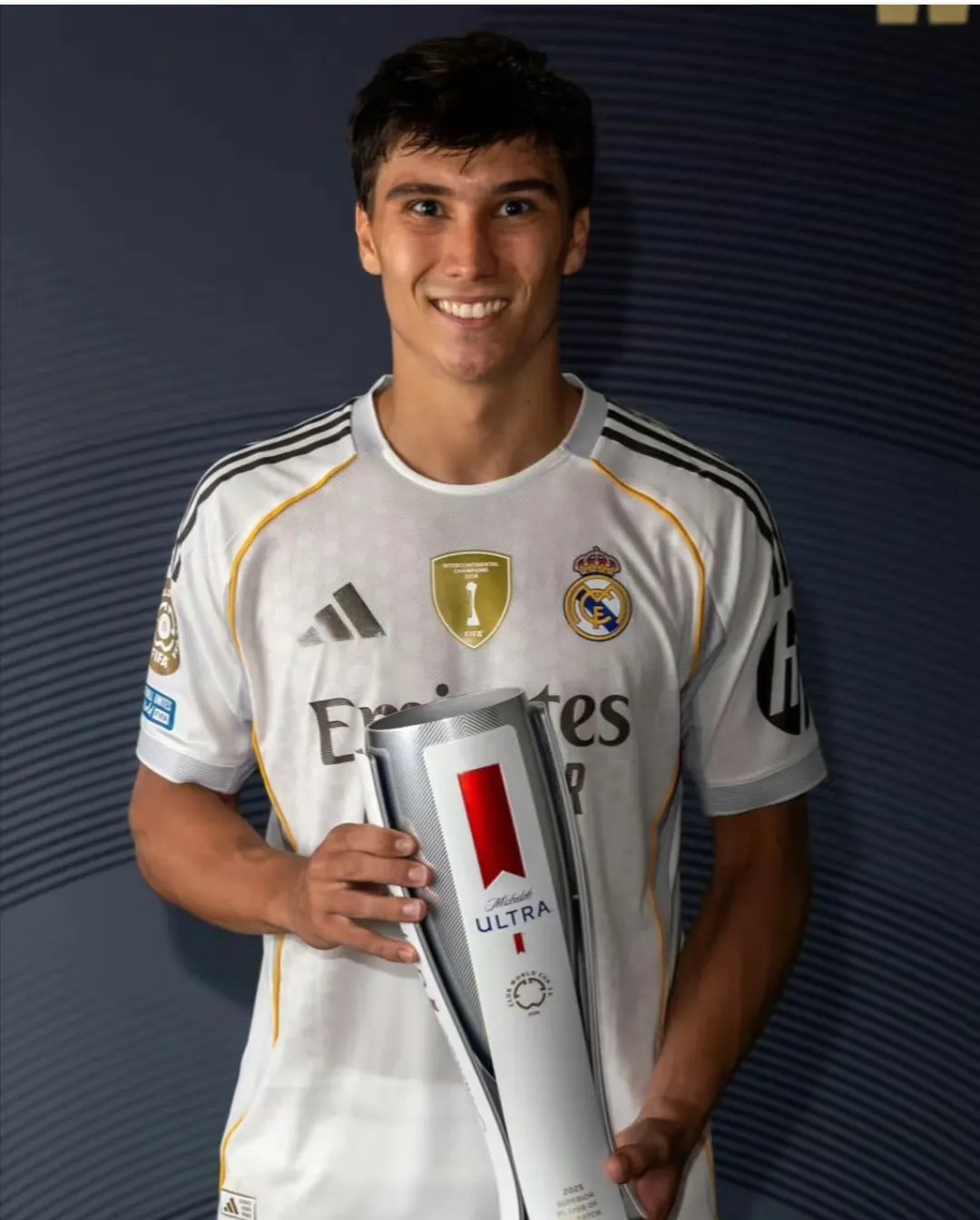 爱游戏官方app包含转会期皇家马德里备战德国杯；造点机会细节曝光；压力陡增；资深球员宣示担当的词条